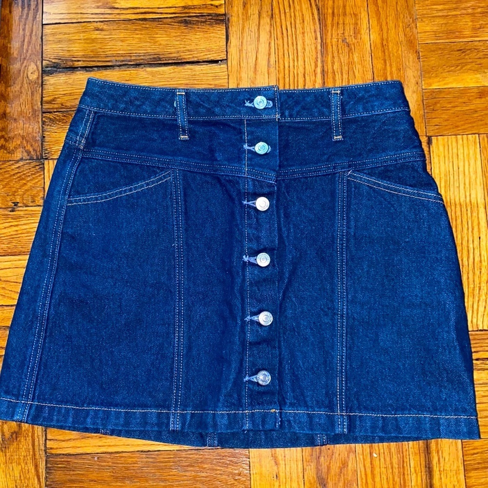 Abercrombie and Fitch natural rise skirt size: 8